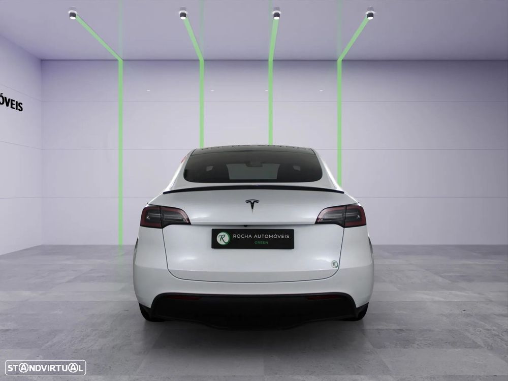 Tesla Model Y - 5