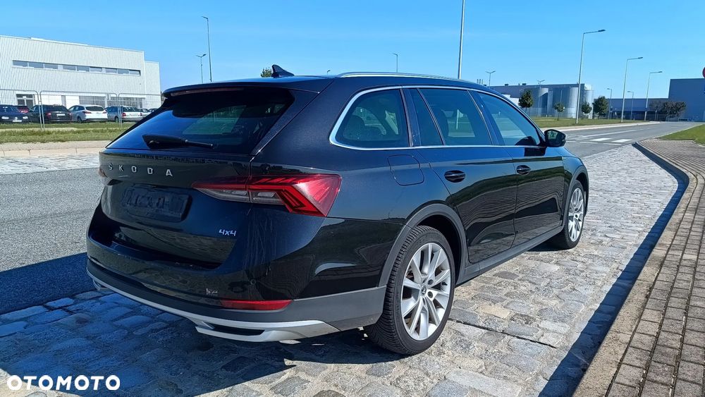 Skoda Octavia Combi 2.0 TDI DSG 4x4 Scout - 5