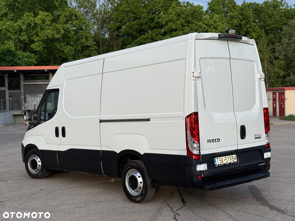 Iveco Daily 35S14 Automat Hi-Matic 2.3 140KM 2017r L3H2 - 2