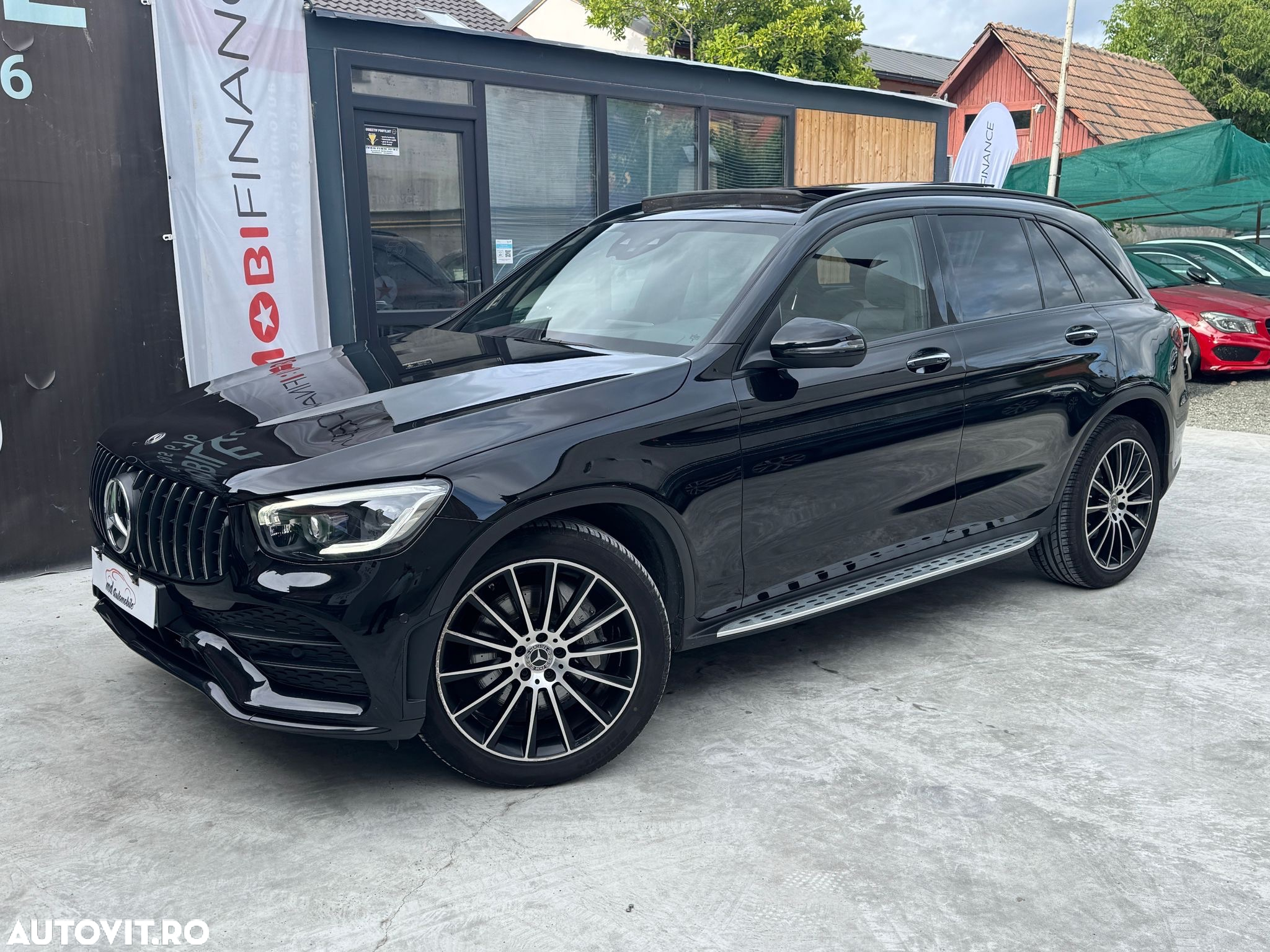 Mercedes-Benz GLC - 32