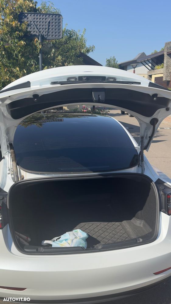 Tesla Model 3 RWD - 3