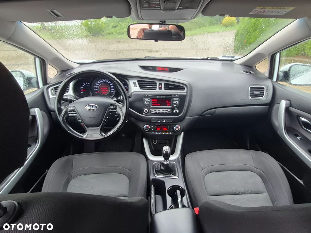 Kia Ceed - 14