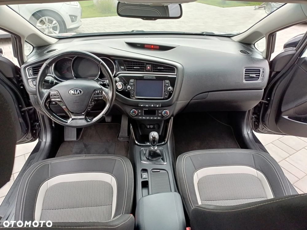 Kia Ceed - 22