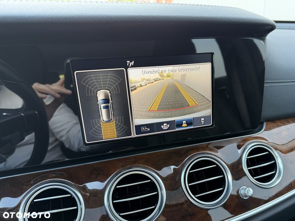 Mercedes-Benz Klasa E 220 d Exclusive - 36