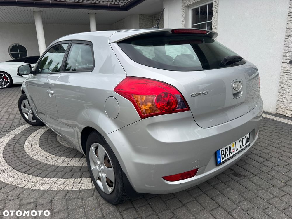 Kia Ceed 1.6 CVVT ISG Spirit - 4