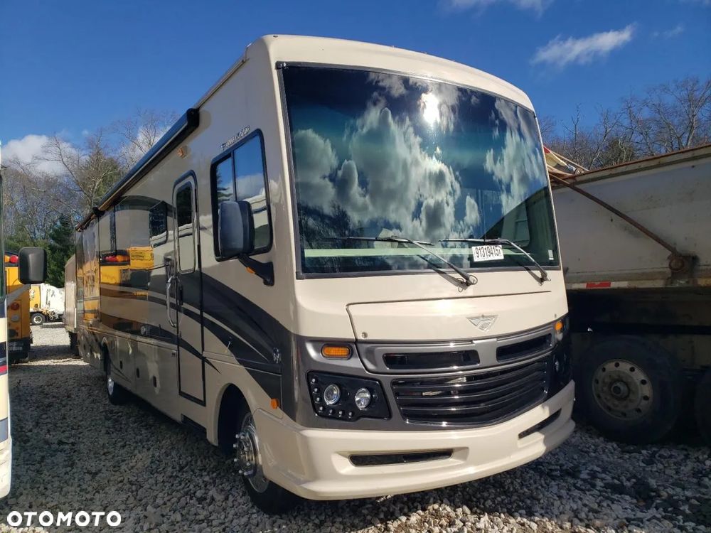 Ford Sunseeker E-450 Cutaway - 18