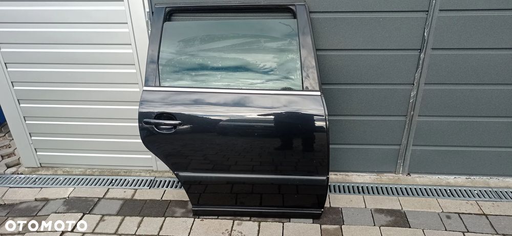 VW Passat B5 FL Drzwi prawe  tylne LC9Z