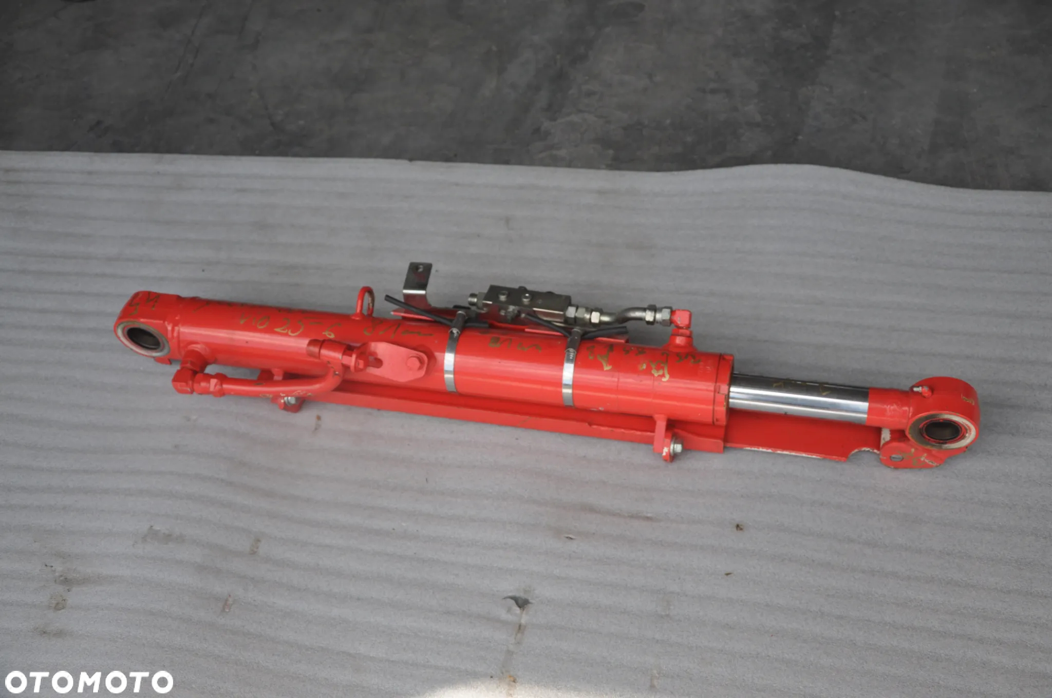 Siłownik hydrauliczny yanmar vio 25-6 - 4