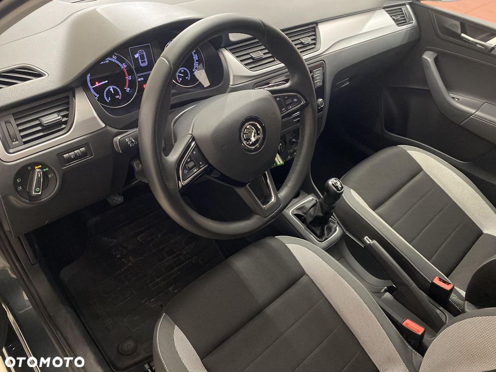 Skoda RAPID Spb 1.0 TSI Active - 10