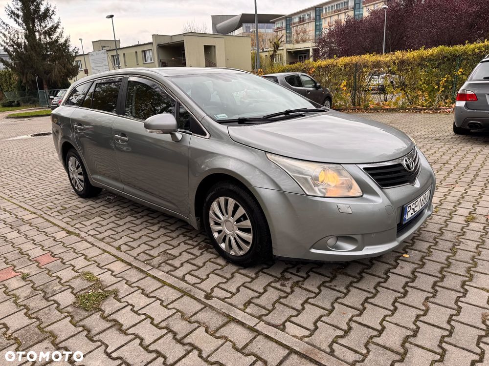 Toyota Avensis - 4