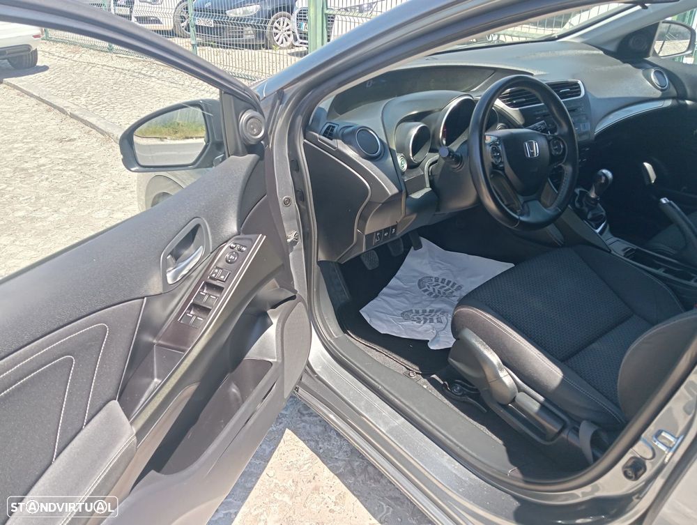 Honda Civic 1.4 i-VTEC Sport - 6