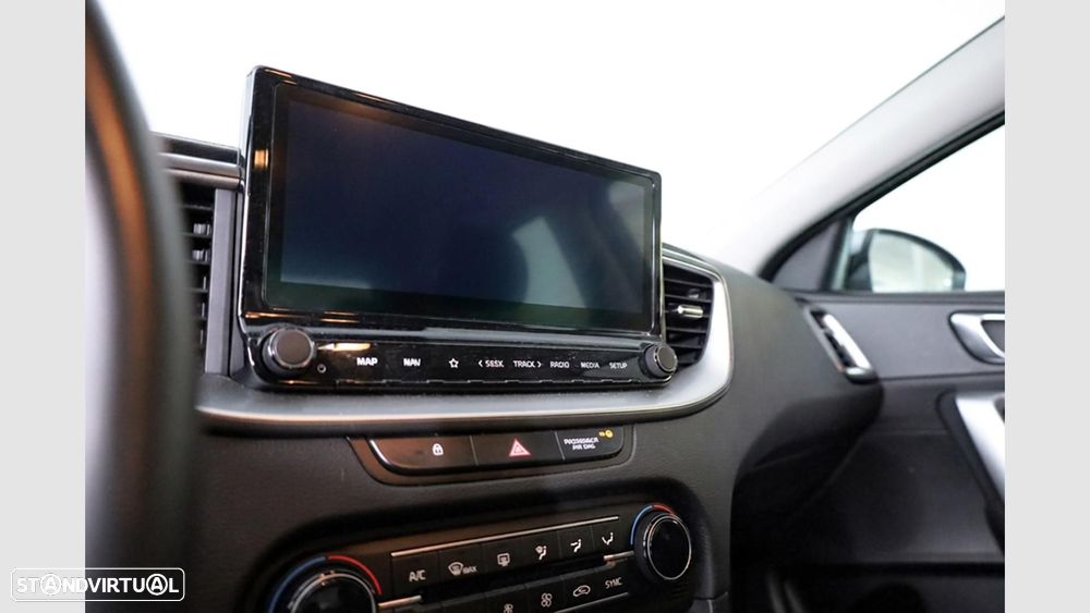 Kia XCeed 1.0 T-GDI Drive — fotografia 14