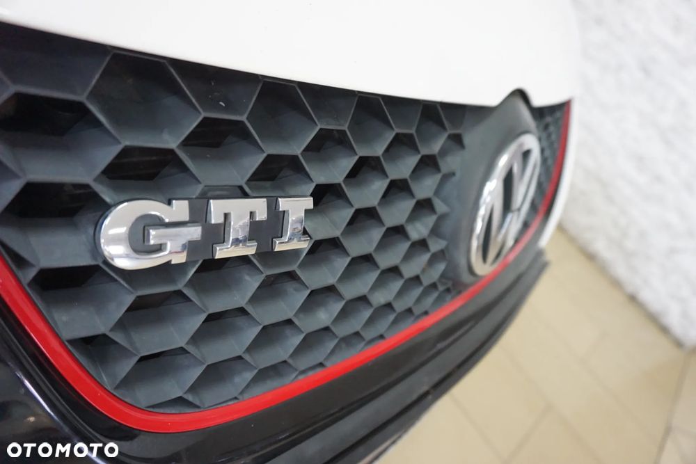 Volkswagen Golf 2.0 GTI - 8