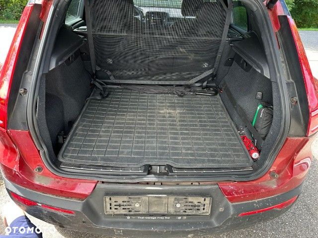 Volvo XC 40 D4 AWD R-Design - 6
