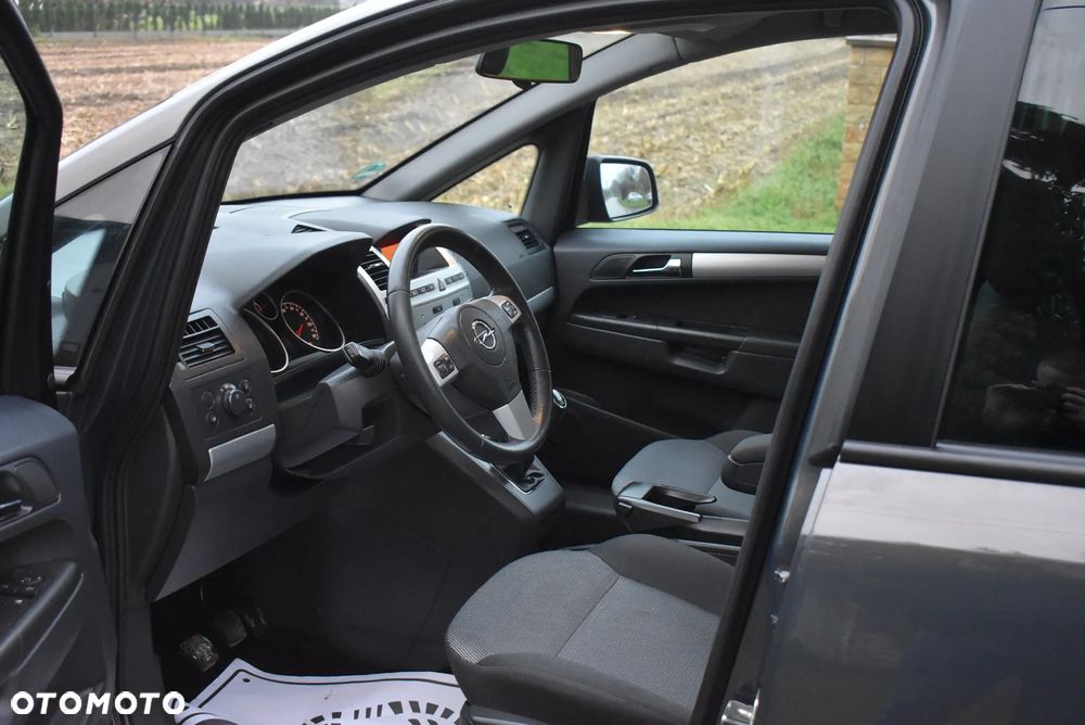 Opel Zafira - 18