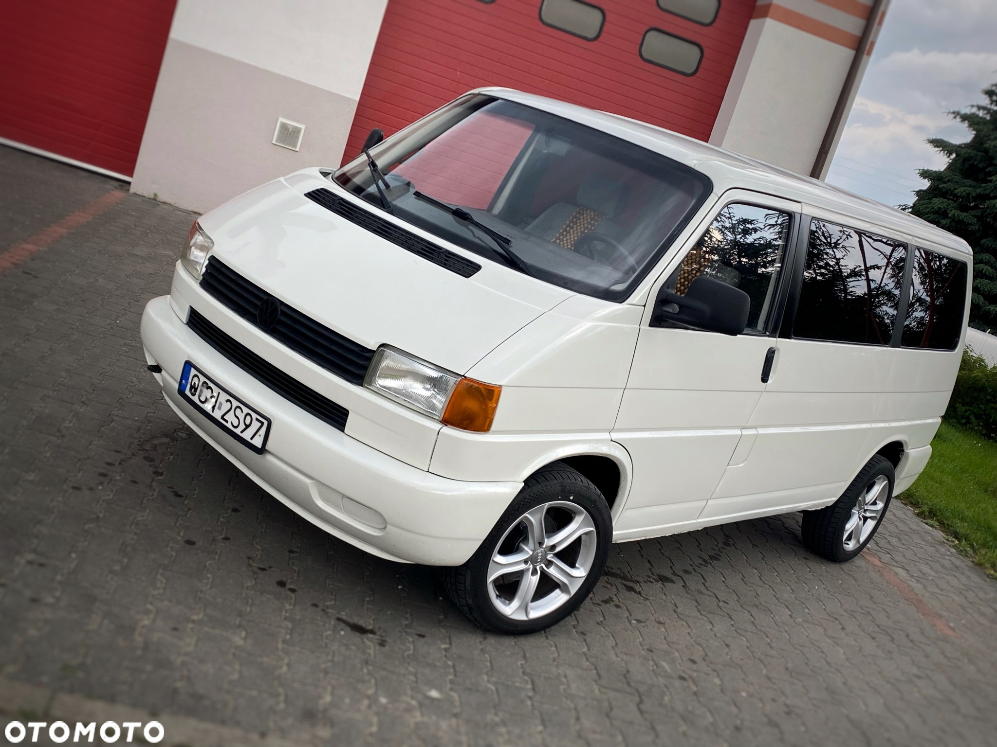 Volkswagen Transporter - 2