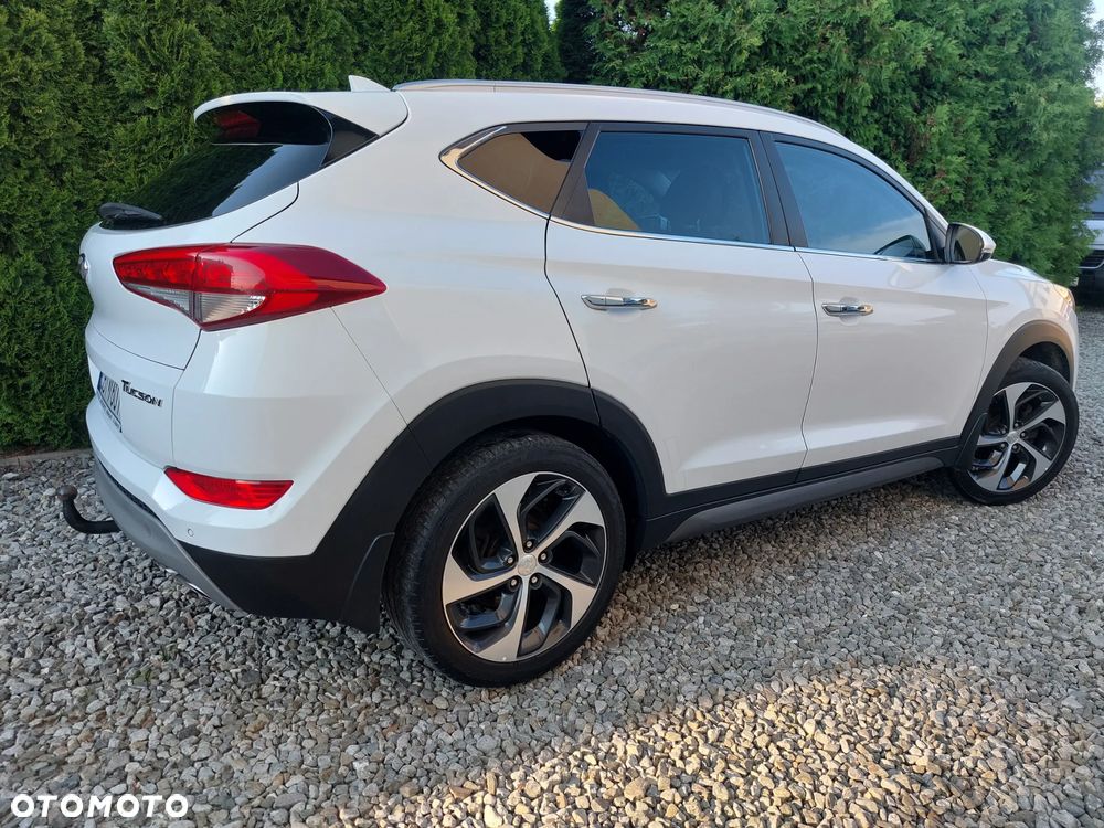 Hyundai Tucson 2.0 CRDI BlueDrive Style 2WD - 4