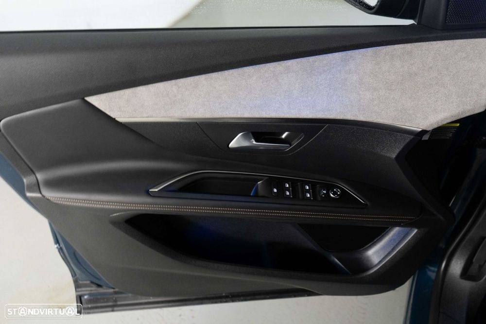 Peugeot 3008 1.6 Hybrid4 GT e-EAT8 - 21