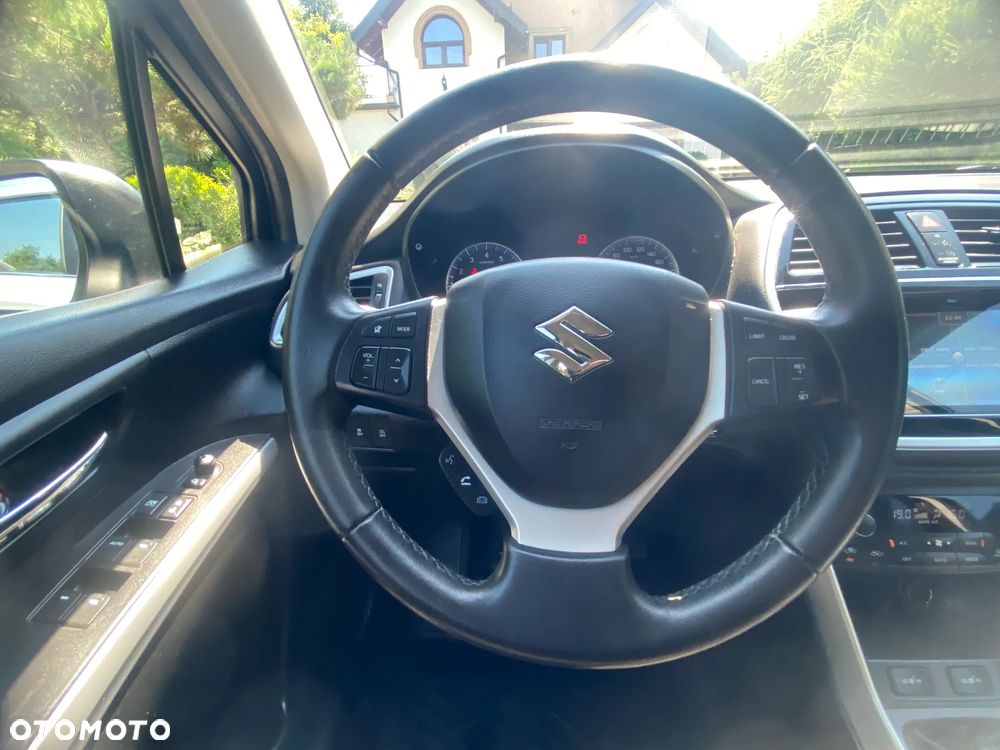 Suzuki SX4 S-Cross 1.0 T Premium 4WD - 24