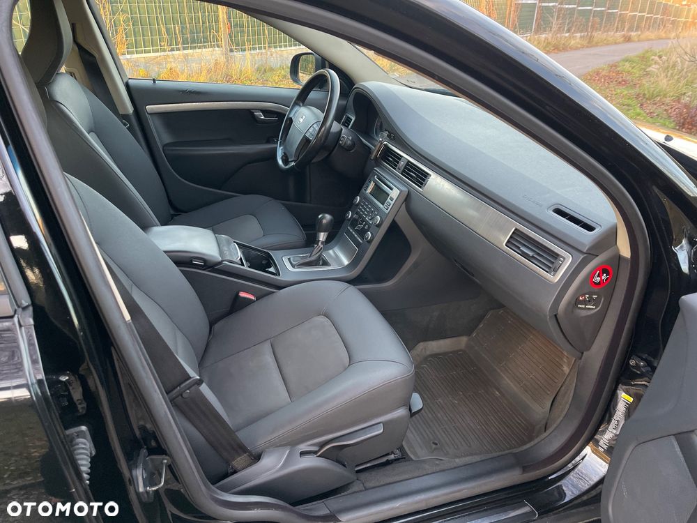 Volvo V70 2.4D Kinetic - 6