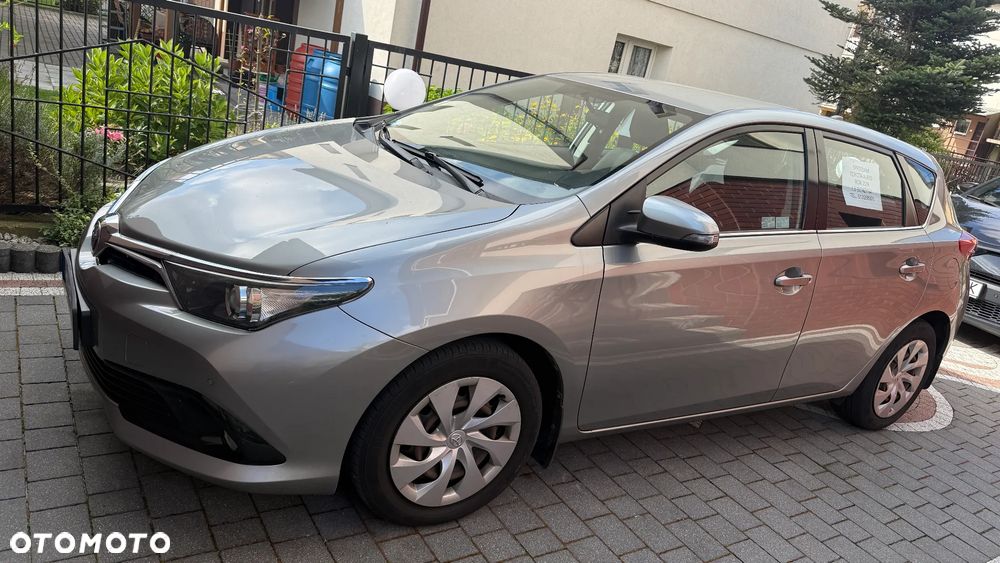 Toyota Auris 1.6 Premium - 1