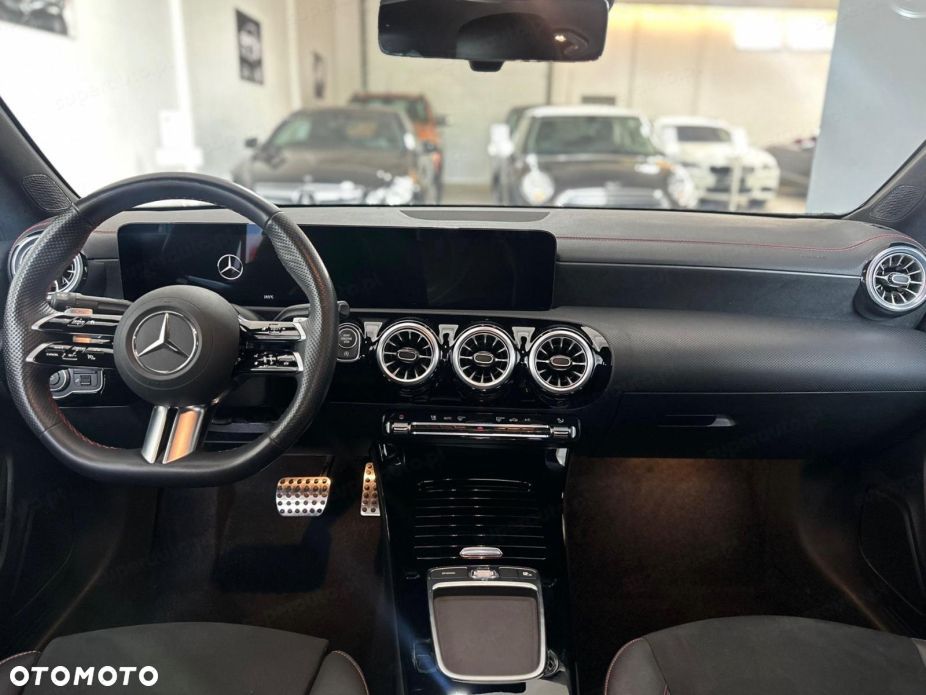Mercedes-Benz CLA 200 mHEV AMG Line 7G-DCT - 12