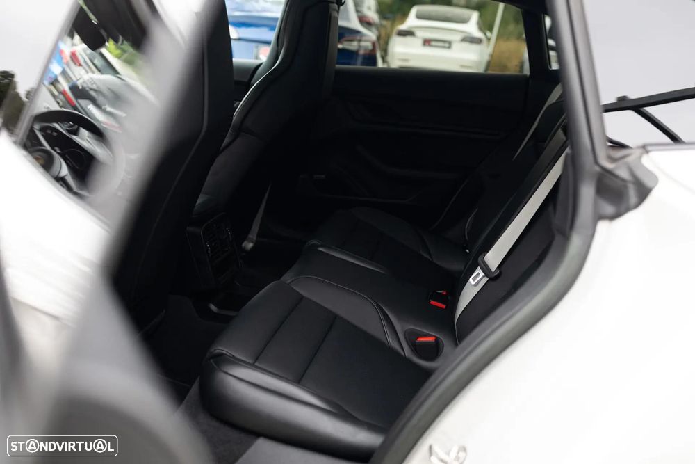 Porsche Taycan Sport Turismo - 29