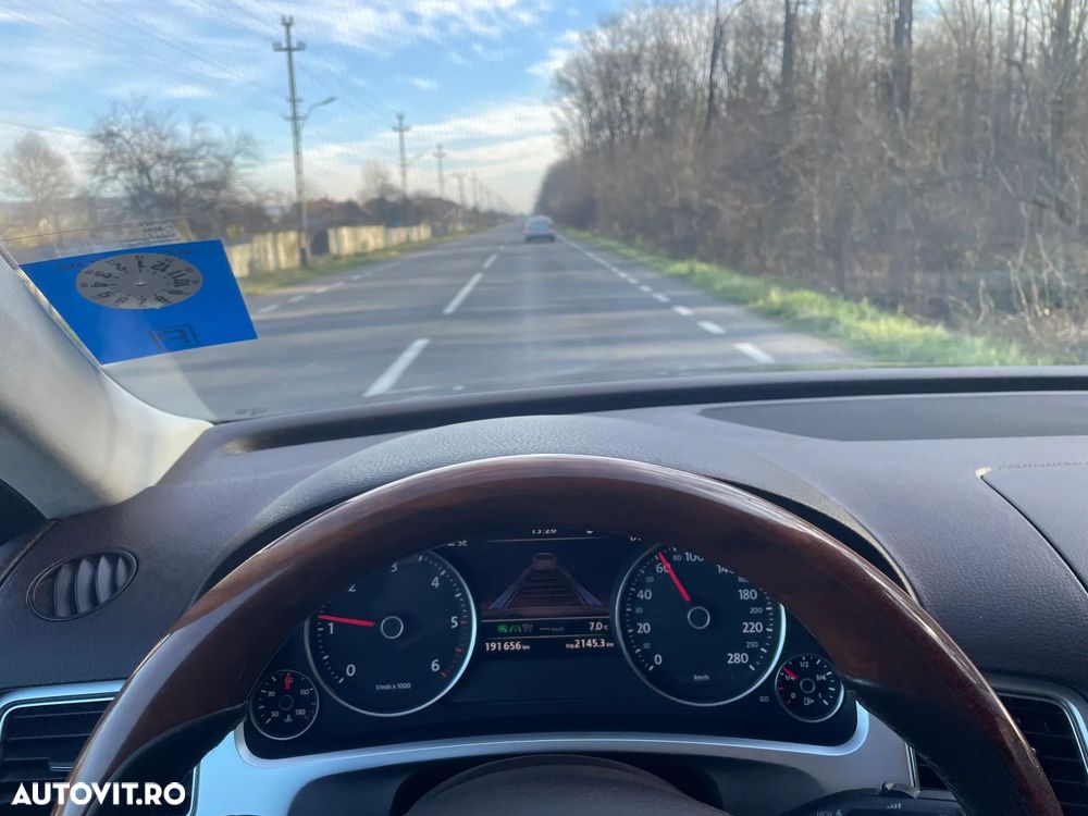 Volkswagen Touareg - 18