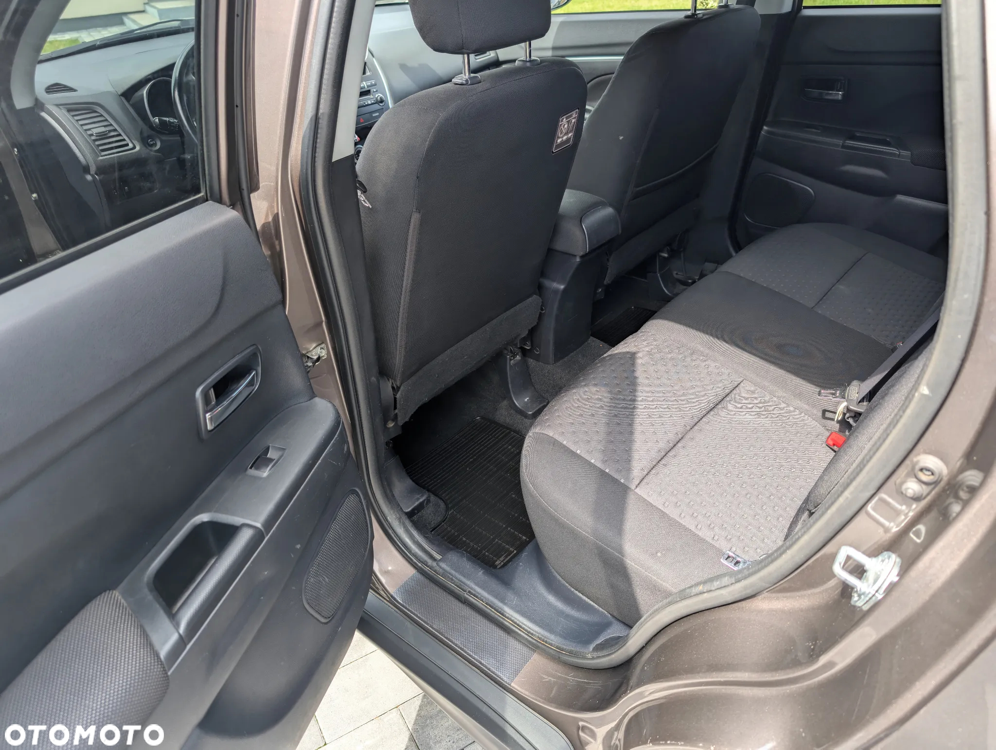 Mitsubishi ASX 1.8 DI-D 2WD Plus - 18