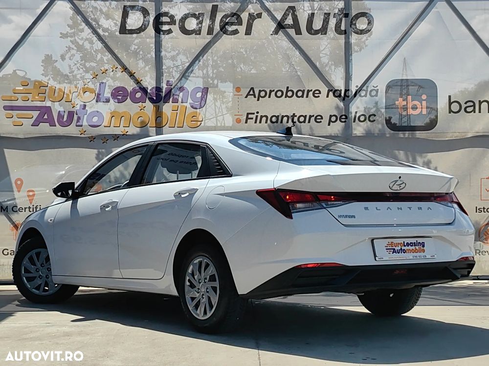 Hyundai Elantra 1.6 l 123 CP CVT Comfort - 12