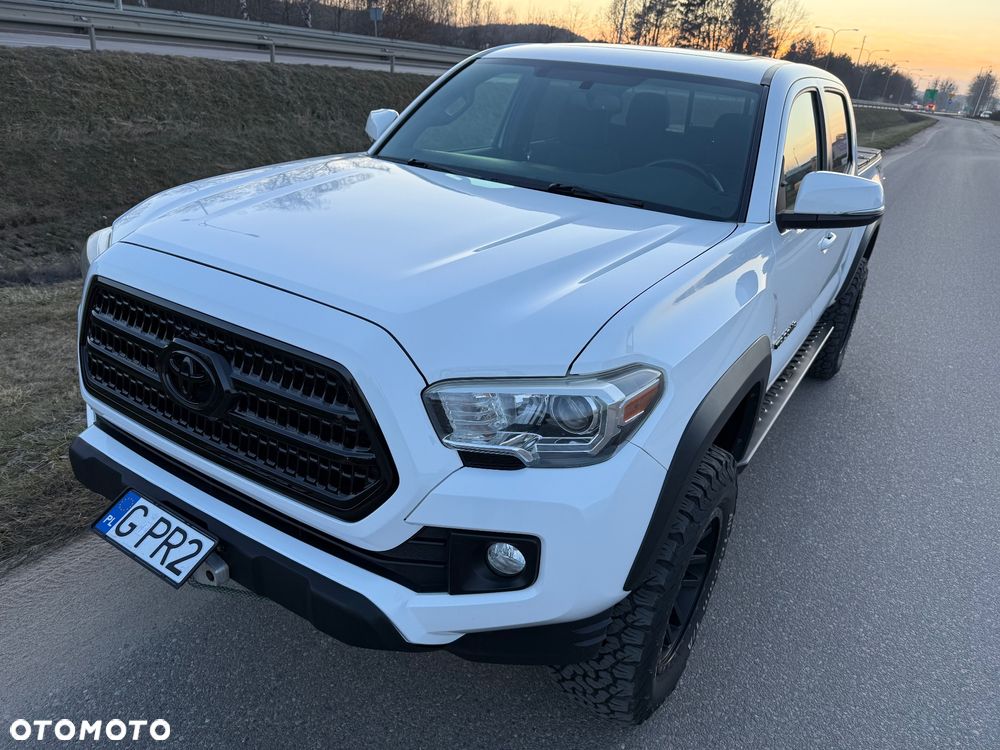 Toyota Tacoma - 15