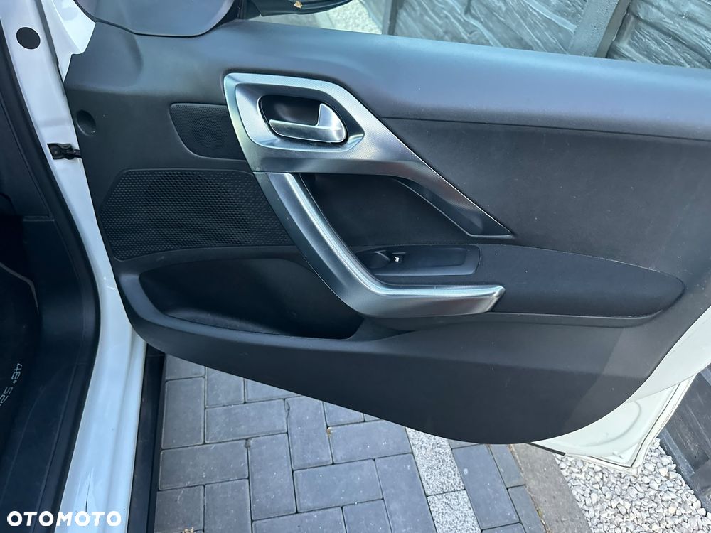 Peugeot 2008 PureTech 110 Stop&Start EAT6 Allure - 20
