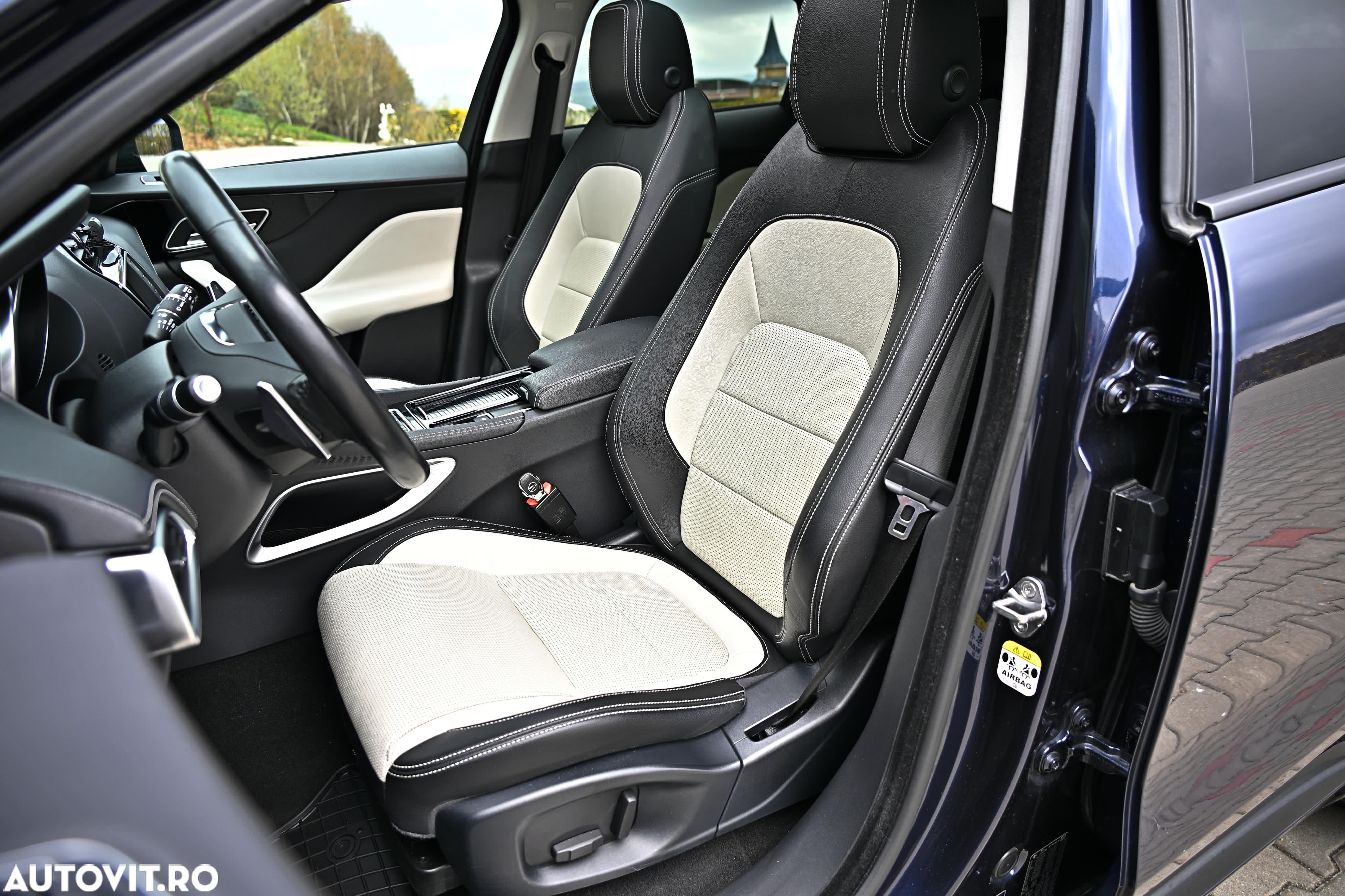 Jaguar F-Pace 20d RWD R-Sport - 20