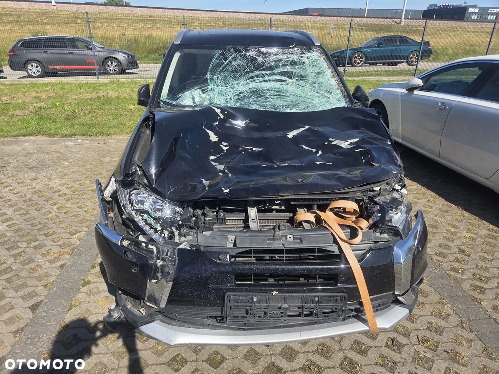 Mitsubishi Outlander 2.0 Instyle Navi 4WD CVT - 14