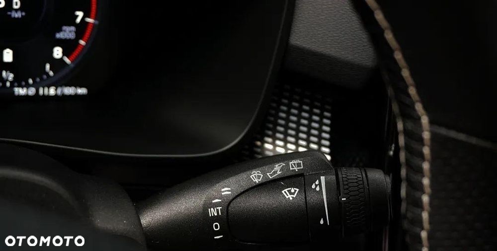 Volvo XC 40 B4 B AWD R-Design - 21