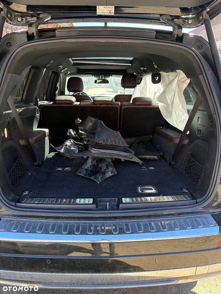 Mercedes-Benz GL - 26