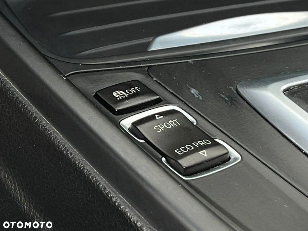 BMW Seria 3 - 25