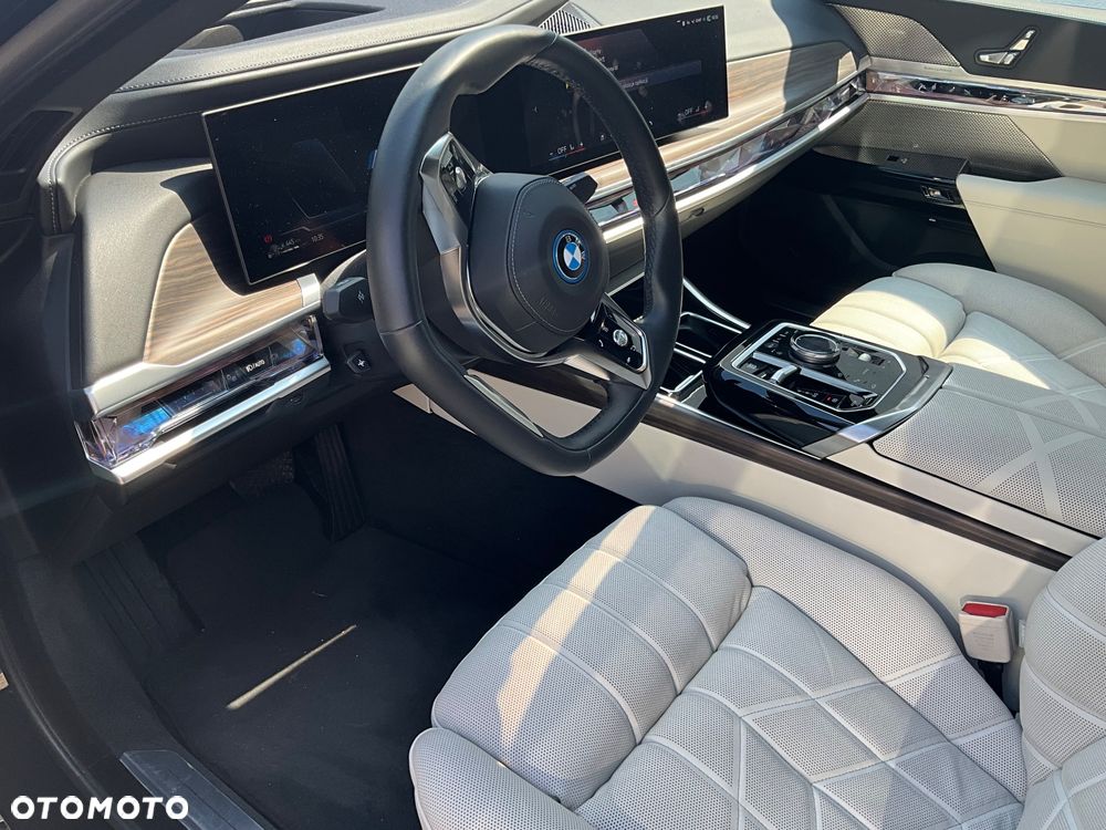 BMW Seria 7 - 8