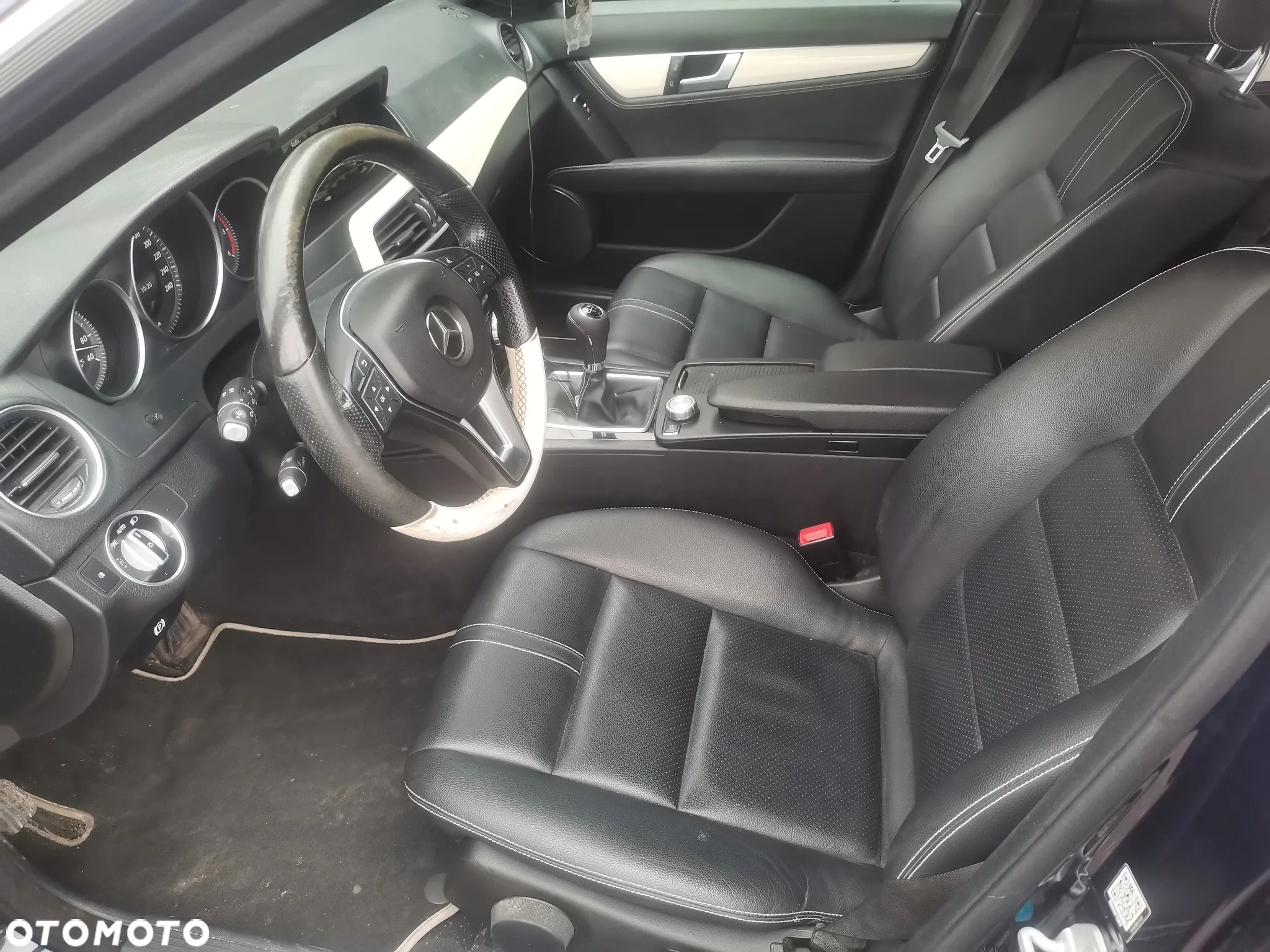 Mercedes-Benz Klasa C 220 CDI BlueEff Avantgarde - 6