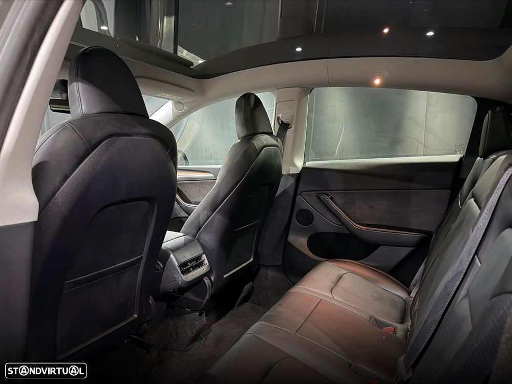 Tesla Model Y Standard - 31