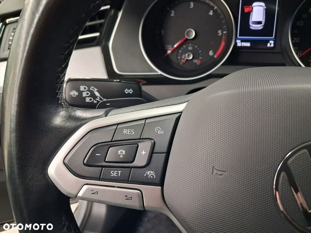 Volkswagen Passat - 15