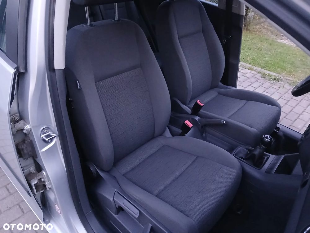 Volkswagen Golf Plus - 19