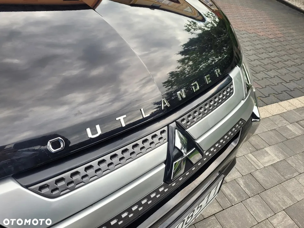 Mitsubishi Outlander 2.0 Intense 2WD CVT - 17