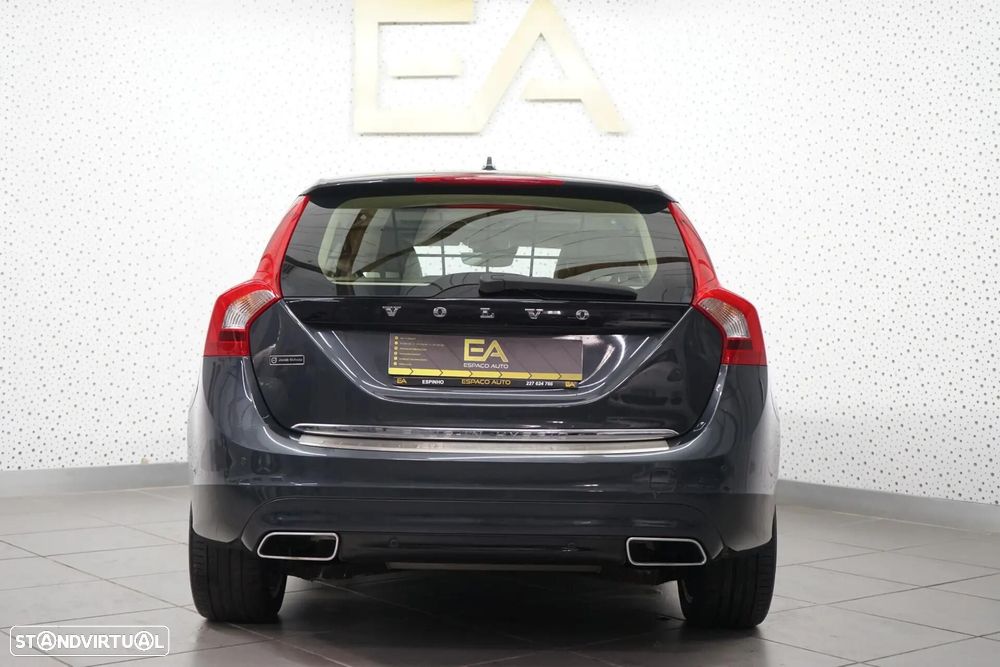 Volvo V60 2.4 D6 Summum AWD Phev - 5