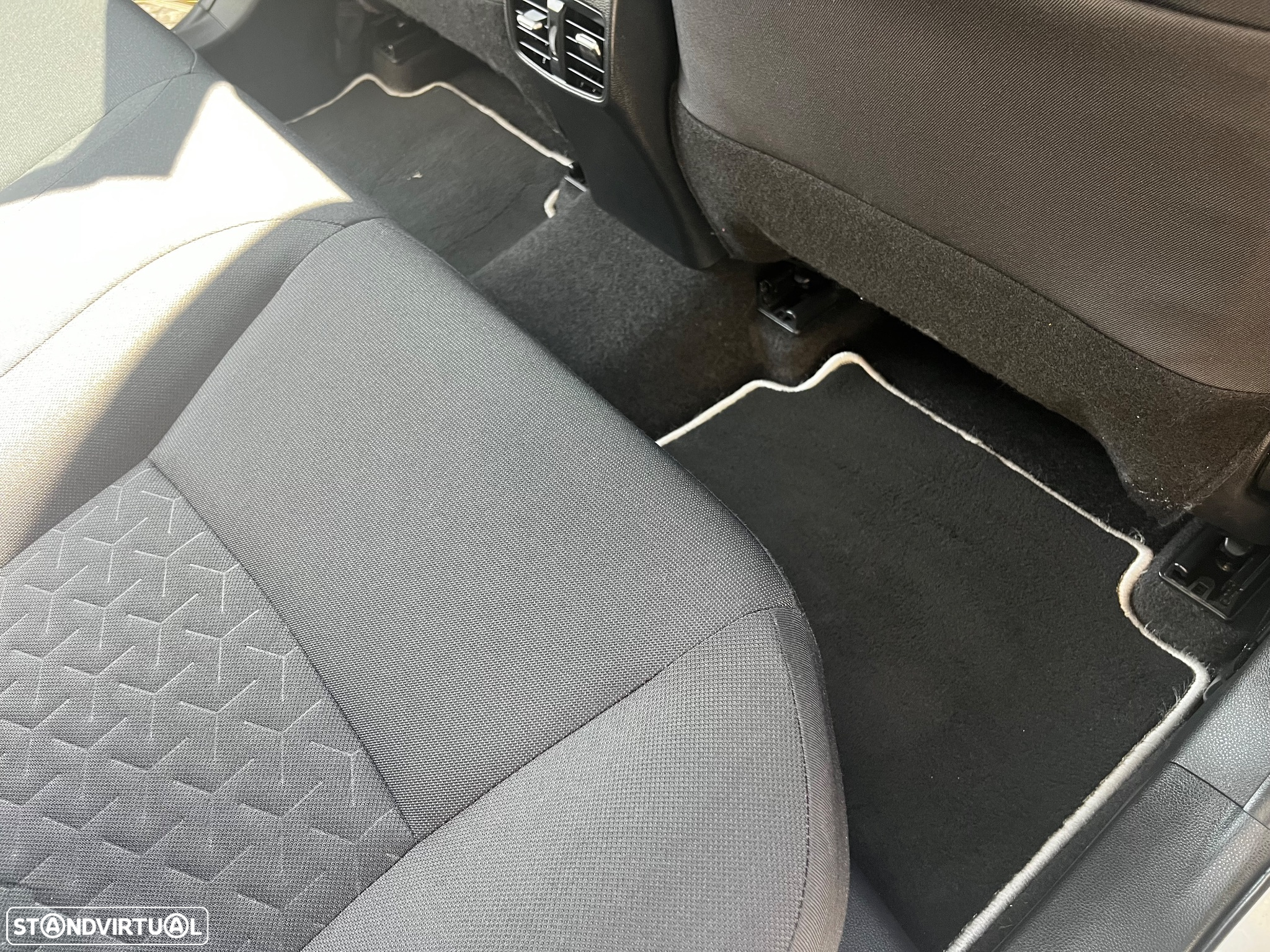 Toyota Corolla Touring Sports 1.8 Hybrid Comfort+P.Sport - 31