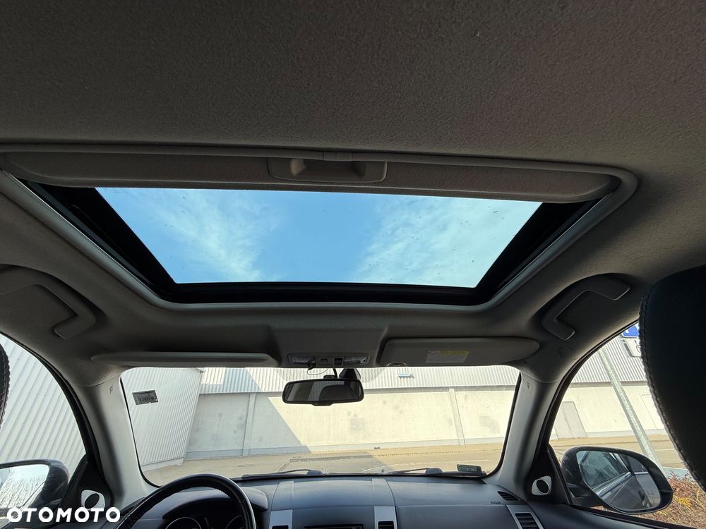 Mitsubishi Outlander 2.2 DI-D 4WD TC-SST Instyle - 28