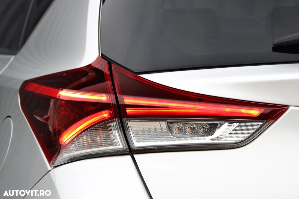 Toyota Auris 1.8 L VVT-i Hybrid Sol - 12