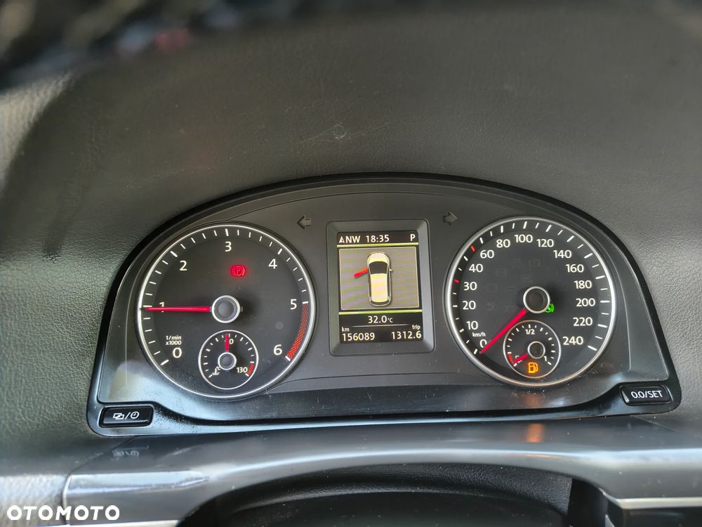 Volkswagen Touran 2.0 TDI DPF Cross DSG - 18