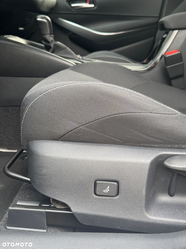Toyota Corolla 2.0 Hybrid Executive - 19