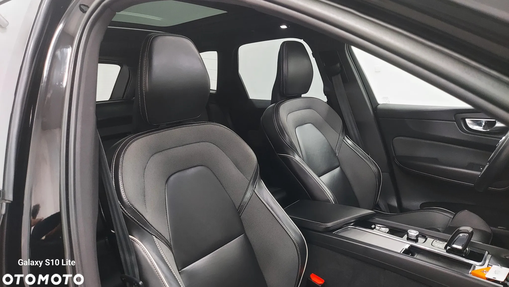 Volvo XC 60 B4 D Plus Dark - 20